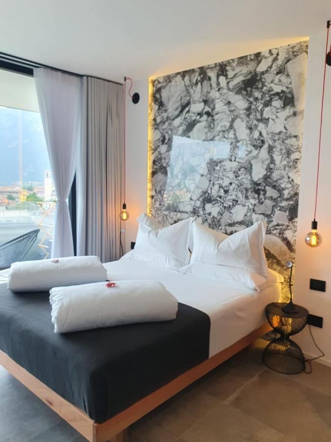 Visioni Lake View Boutique Rooms & Breakfast - Adults Friendly 加尔达湖滨 外观 照片