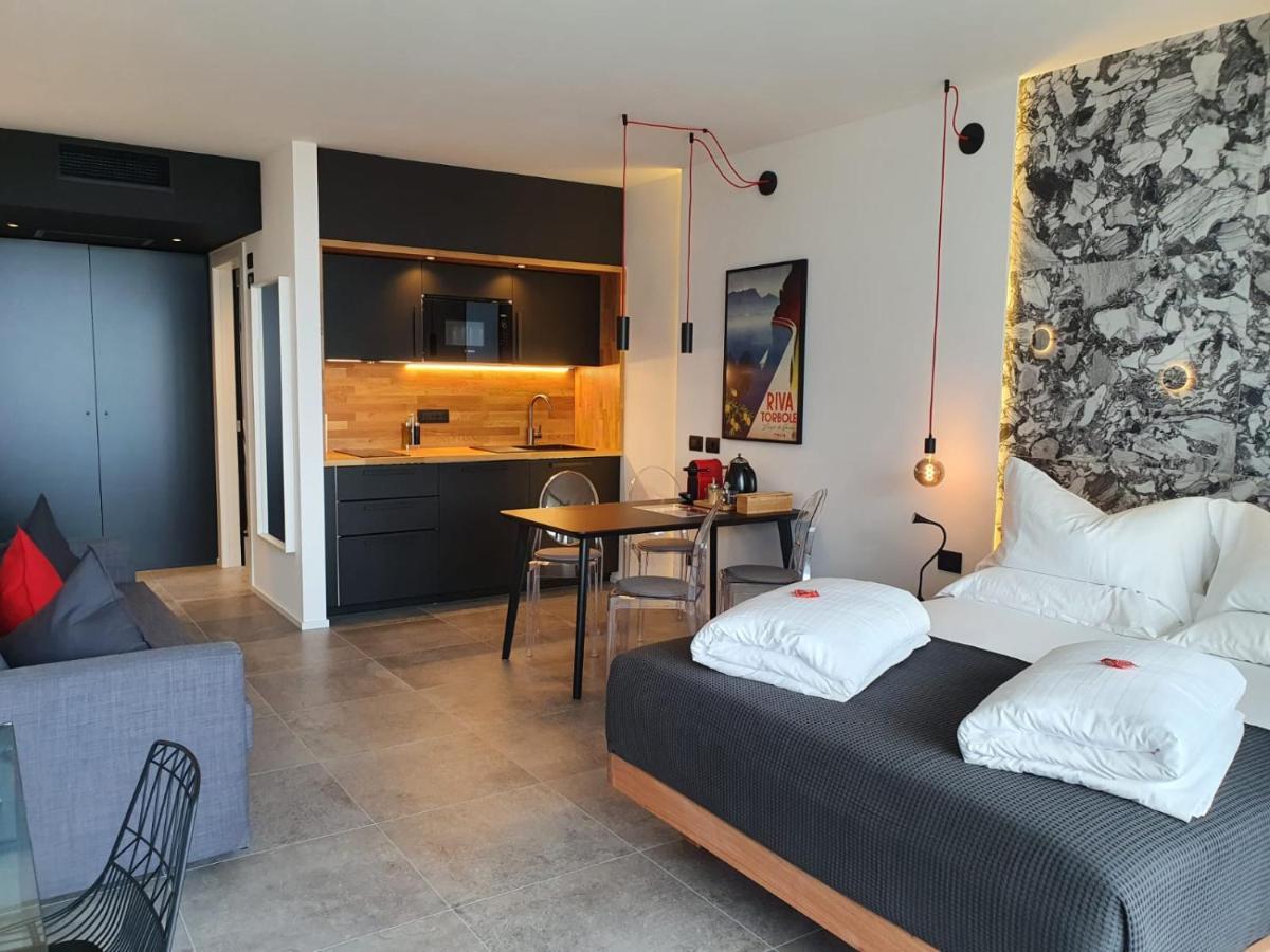 Visioni Lake View Boutique Rooms & Breakfast - Adults Friendly 加尔达湖滨 外观 照片