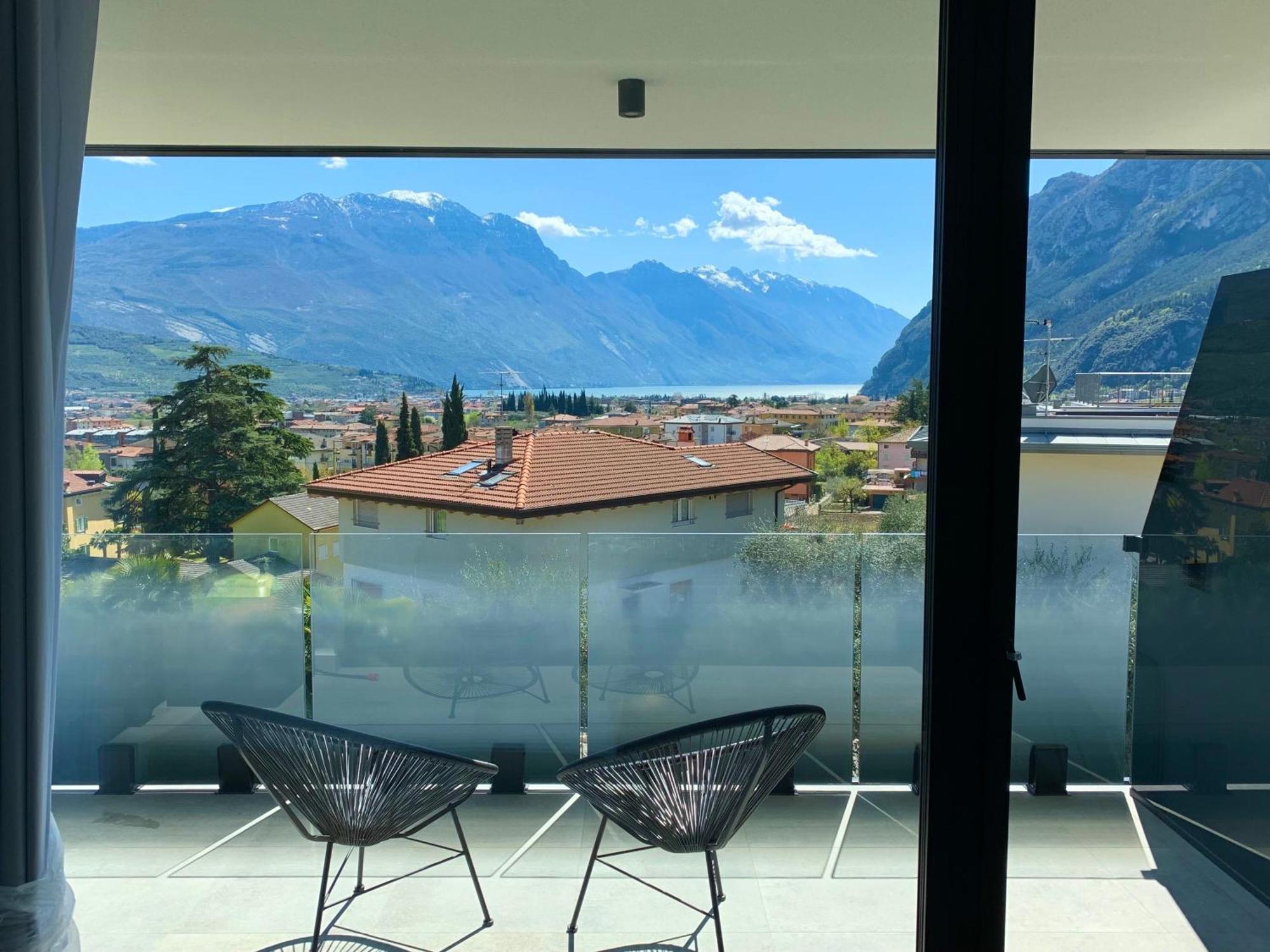 Visioni Lake View Boutique Rooms & Breakfast - Adults Friendly 加尔达湖滨 外观 照片